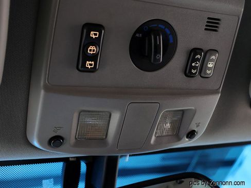 Used 2007 Cadillac SRX V8 w/ Utility Package image 22