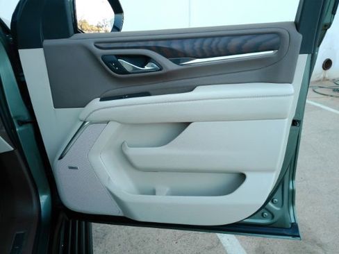 Used 2023 GMC Yukon XL Denali image 18