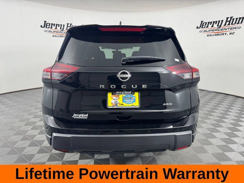Used 2024 Nissan Rogue S AWD/4WD image 8