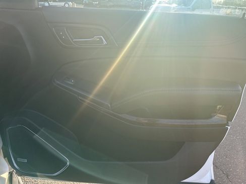 Used 2018 GMC Yukon XL SLT image 37