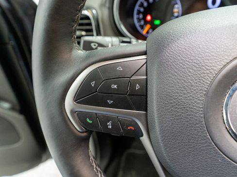 Used 2019 Jeep Grand Cherokee Overland image 26