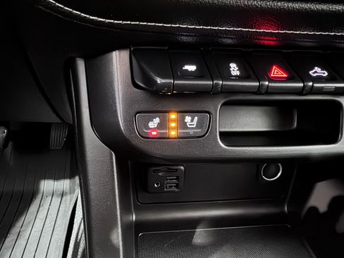 Certified 2021 GMC Canyon Denali image 20