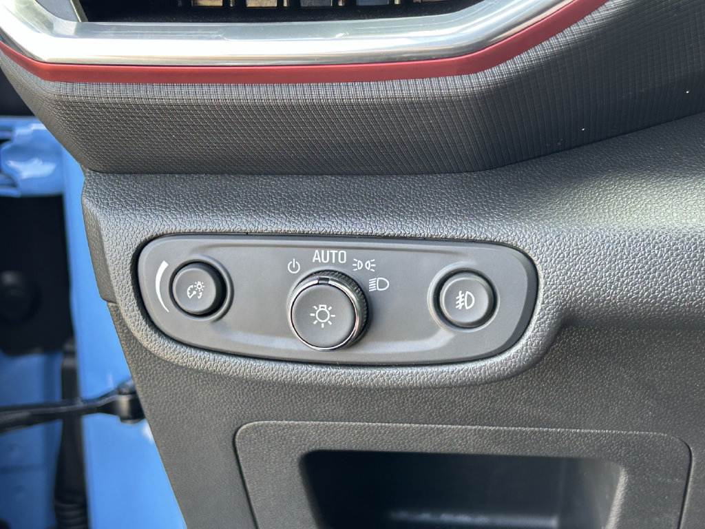 Used 2023 Chevrolet TrailBlazer RS w/ Convenience Package FWD image 29
