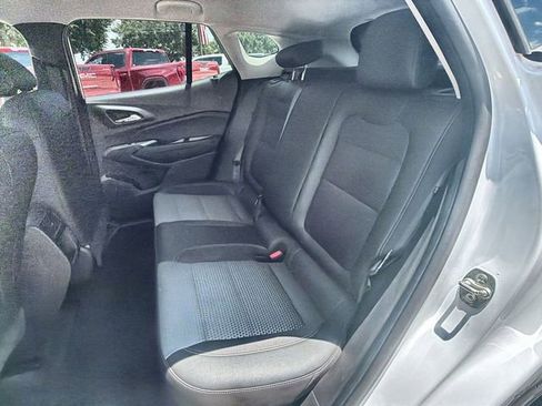 Used 2025 Chevrolet Trax LT FWD image 23