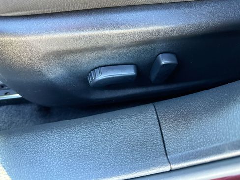 Used 2025 Nissan Altima 2.5 SV image 12