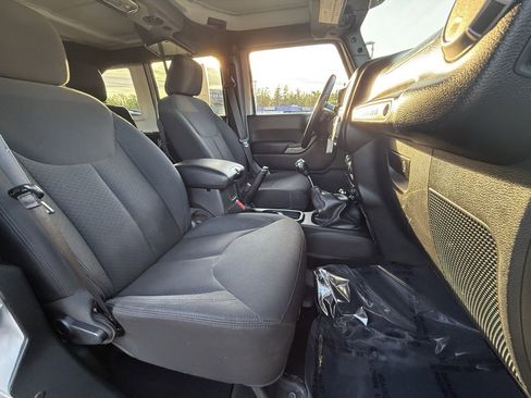 Used 2016 Jeep Wrangler Unlimited Sport w/ Power Convenience Group image 26