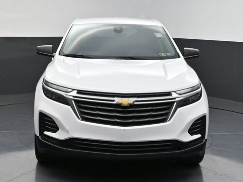 Used 2022 Chevrolet Equinox LS w/ LS Convenience Package AWD/4WD image 2