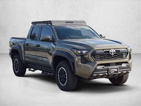 Used 2024 Toyota Tacoma TRD Off-Road w/ TRD Off Road Premium Package AWD/4WD image 3