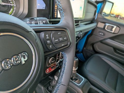 Used 2024 Jeep Wrangler Unlimited Rubicon 4xe image 14