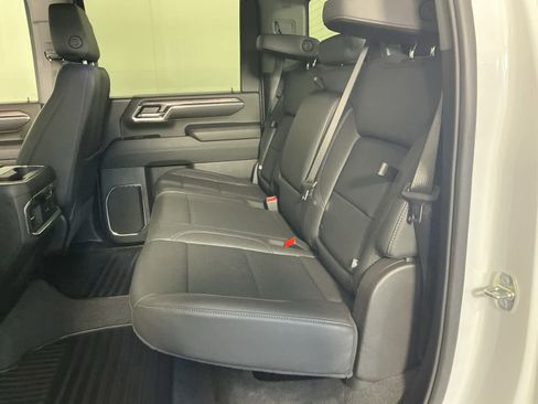 Used 2024 Chevrolet Silverado 2500 LTZ w/ LTZ Convenience Package image 19