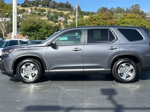 Certified 2025 Honda Pilot EX-L image 6