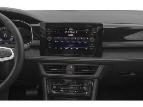 New 2026 Volkswagen Taos SE FWD image 7