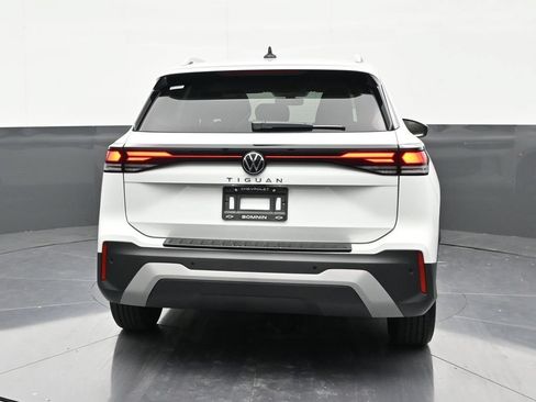 Used 2026 Volkswagen Tiguan S FWD image 4