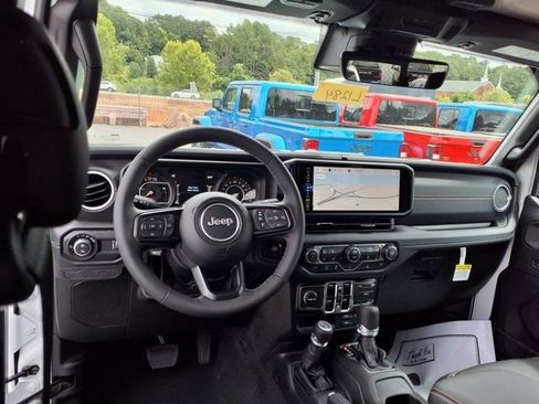 New 2025 Jeep Gladiator Sport image 10