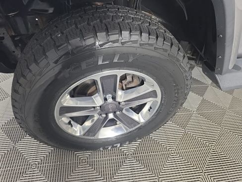 Used 2018 Jeep Wrangler Unlimited Sahara w/ Dual Top Group AWD/4WD image 10