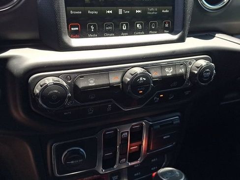 Used 2019 Jeep Wrangler Unlimited Rubicon AWD/4WD image 18