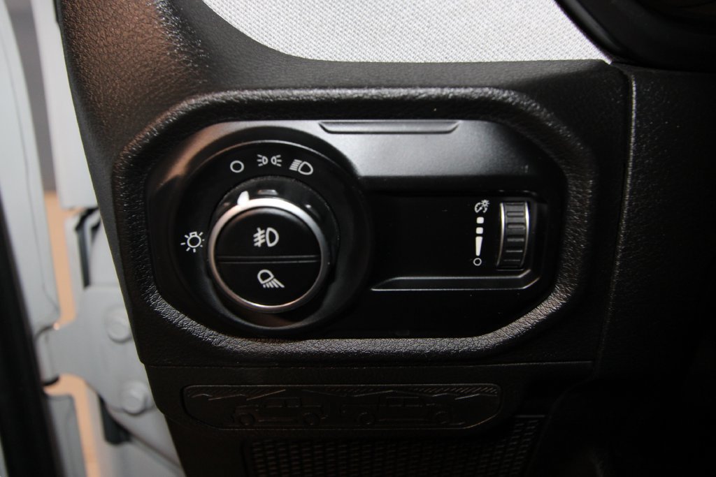 Used 2024 Jeep Gladiator Sport AWD/4WD image 9