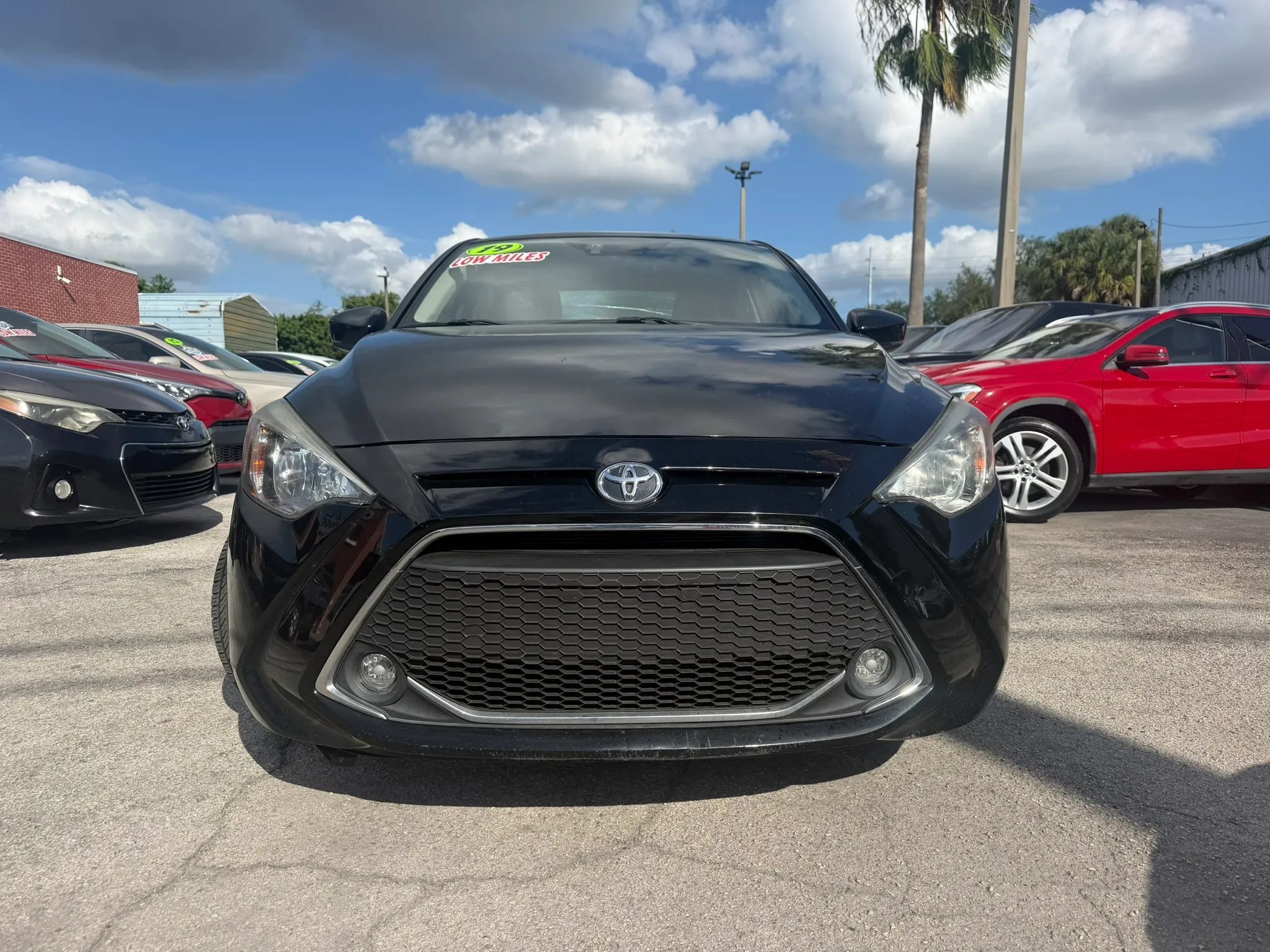 Used 2019 Toyota Yaris LE FWD image 2