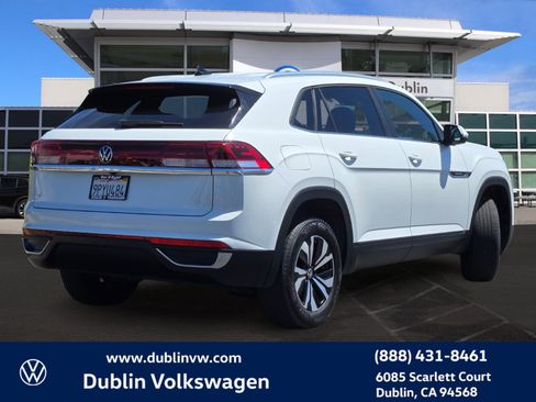Used 2024 Volkswagen Atlas Cross Sport SE FWD image 4