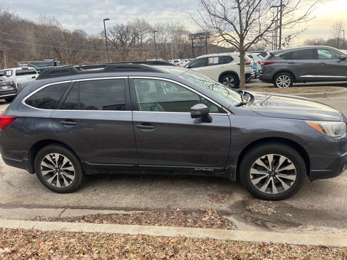Used 2017 Subaru Outback 2.5i Limited image 4