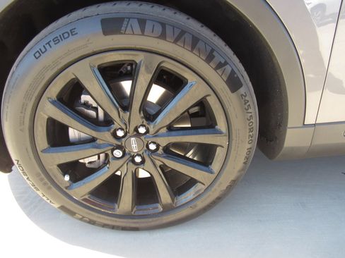 Used 2021 Lincoln Nautilus Reserve w/ Equipment Group 201A image 5