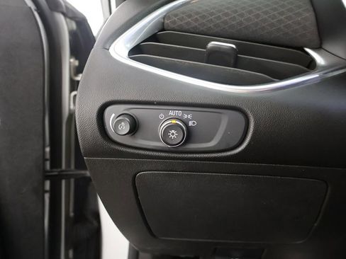 Used 2021 Chevrolet Malibu LT image 34