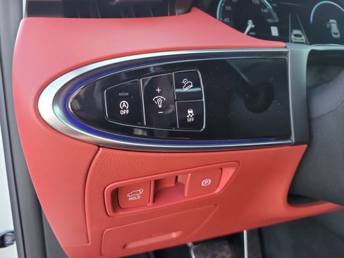 Used 2025 Genesis GV70 3.5T Sport w/ Sport Prestige Package image 32