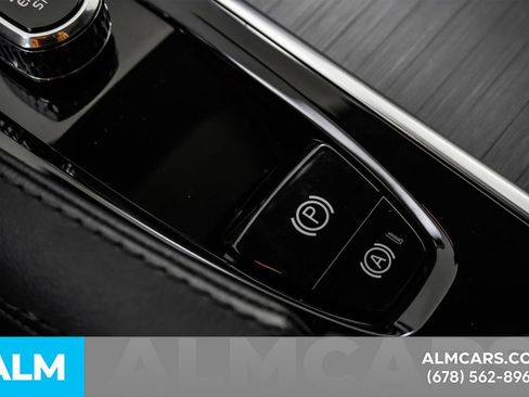 Used 2025 Volvo XC90 B5 Core image 41