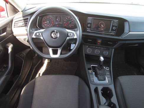 Used 2021 Volkswagen Jetta S image 14