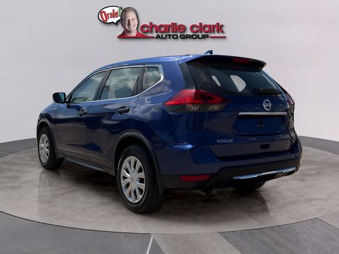 Used 2017 Nissan Rogue S FWD image 3