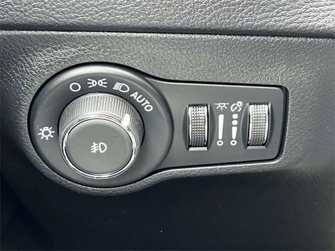 Used 2019 Jeep Compass Latitude image 20