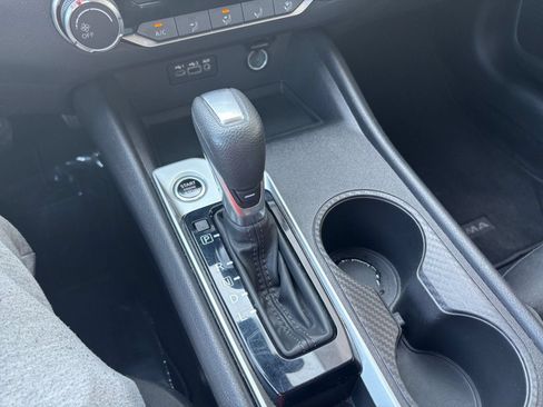 Used 2025 Nissan Altima 2.5 SV FWD image 36