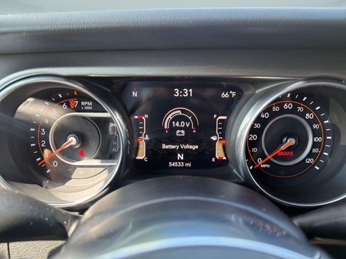 Used 2018 Jeep Wrangler Unlimited Sahara AWD/4WD image 19