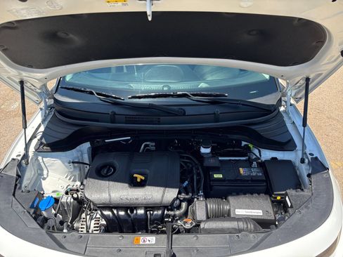 Used 2025 Kia Soul LX w/ LX Technology Package FWD image 30