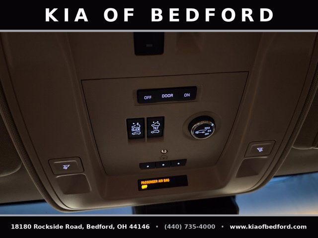 Used 2016 Cadillac Escalade Luxury AWD/4WD image 23