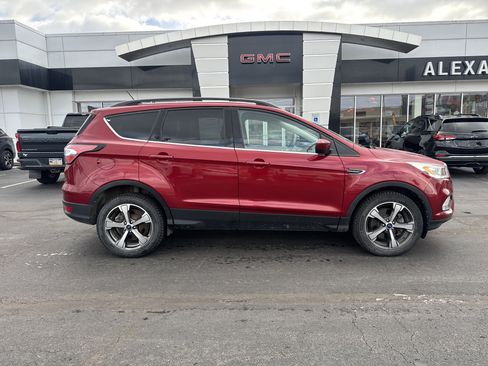 Used 2018 Ford Escape SEL image 2