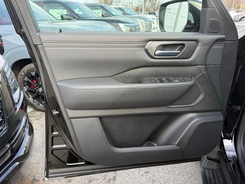 New 2026 Nissan Armada SV image 15