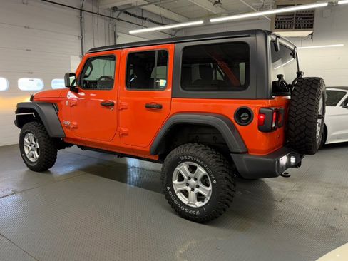 Used 2018 Jeep Wrangler Unlimited Sport S AWD/4WD image 11