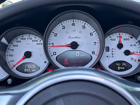 Used 2011 Porsche 911 Turbo image 31