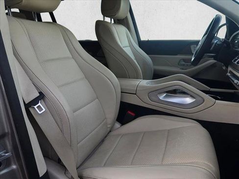 Used 2023 Mercedes-Benz GLS 450 4MATIC image 21