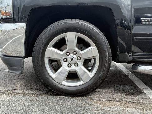 Used 2018 Chevrolet Silverado 1500 LT w/ Texas Edition image 6