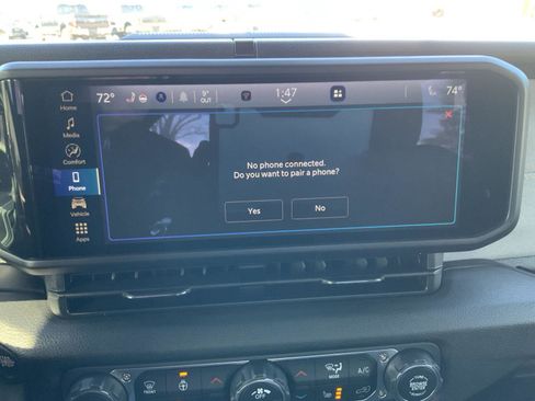 Used 2025 Jeep Wrangler Sport image 35