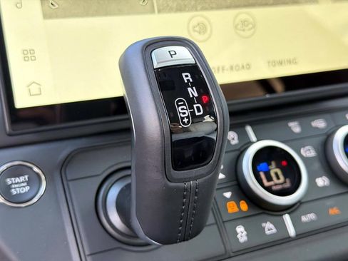 New 2026 Land Rover Defender 110 X-Dynamic SE image 27