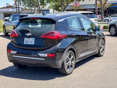 Used 2017 Chevrolet Bolt Premier w/ Driver Confidence II Package FWD image 4