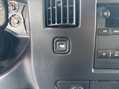 Used 2015 GMC Savana 2500 RWD image 14