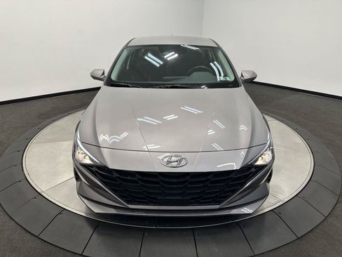 Certified 2023 Hyundai Elantra SEL w/ Convenience Package FWD image 3