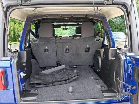Used 2019 Jeep Wrangler Unlimited Rubicon AWD/4WD image 28