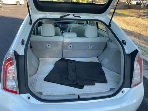 Used 2015 Toyota Prius Three image 32