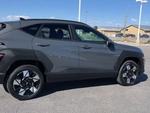 Used 2025 Hyundai Kona SEL image 2