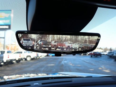 New 2026 Chevrolet Suburban High Country image 21